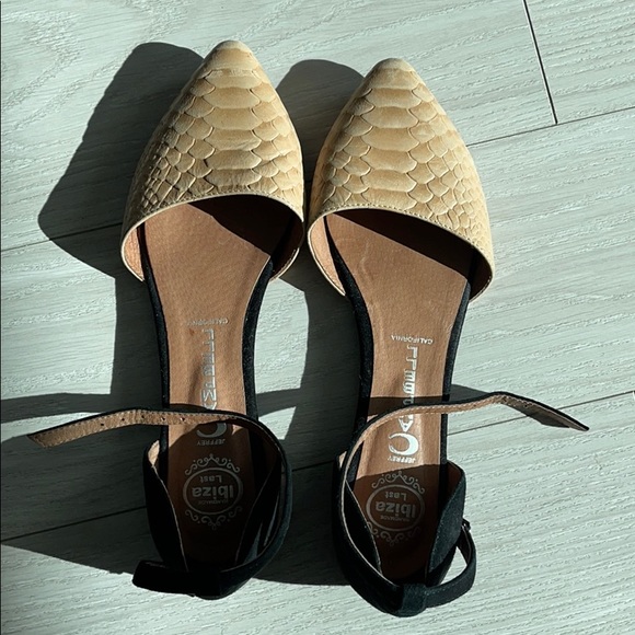Jeffrey Campbell Flats - Picture 3 of 6